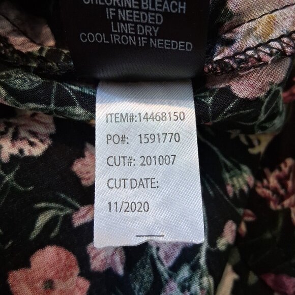 Torrid Black Floral Flutter Sleeve Blouse Women's Size 1 - Picture 13 of 13